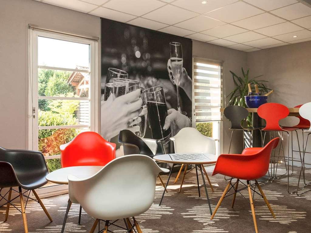 Ibis Budget Сістерон Ресторан фото